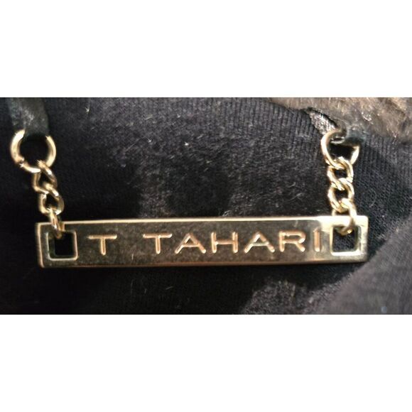 Faux Fur Hooded Vest Black Ribbed Striped Design mob wife elegant old money - Picture 4 of 7